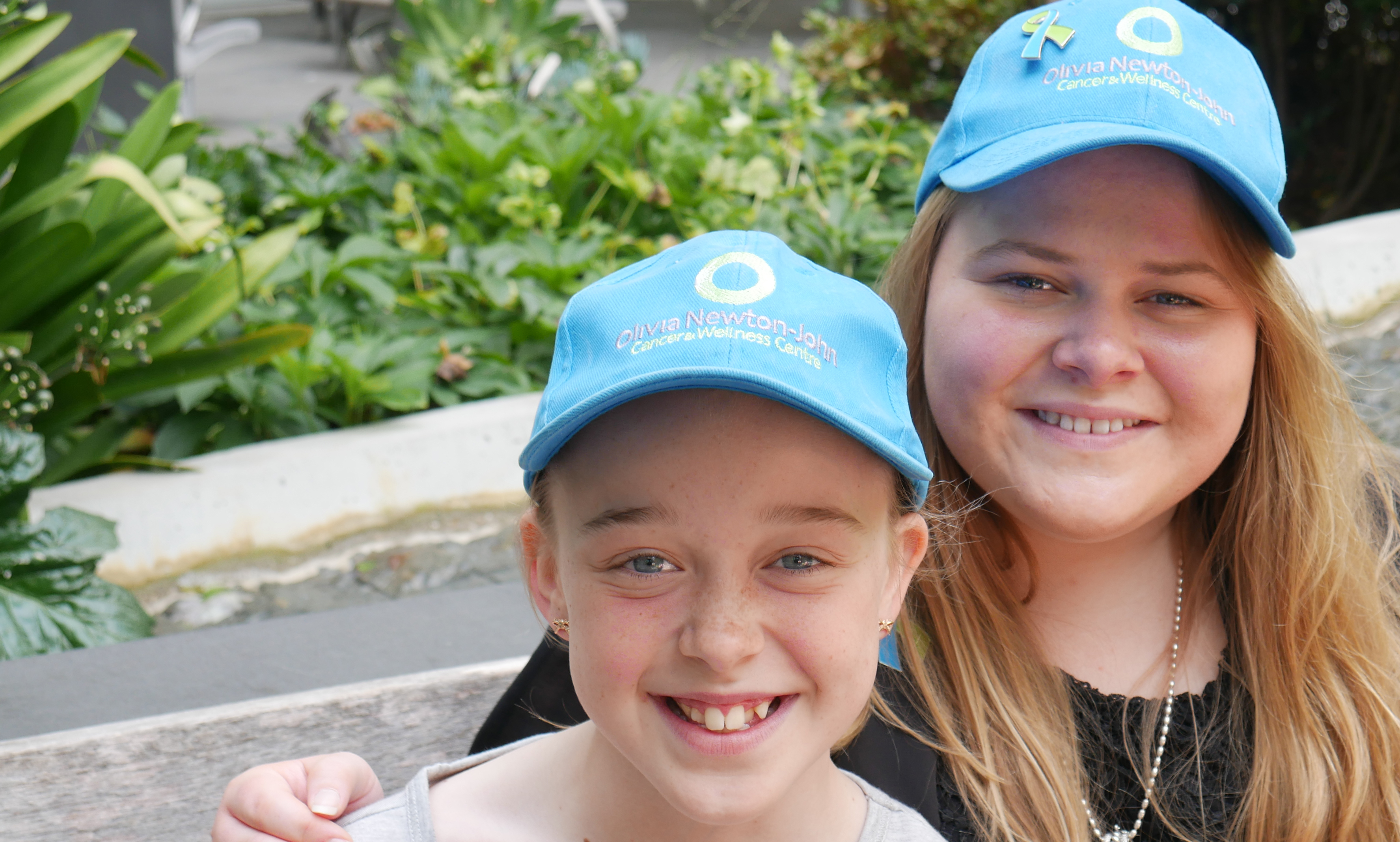 Eilish and Maeve 2017 P1050787 cropped